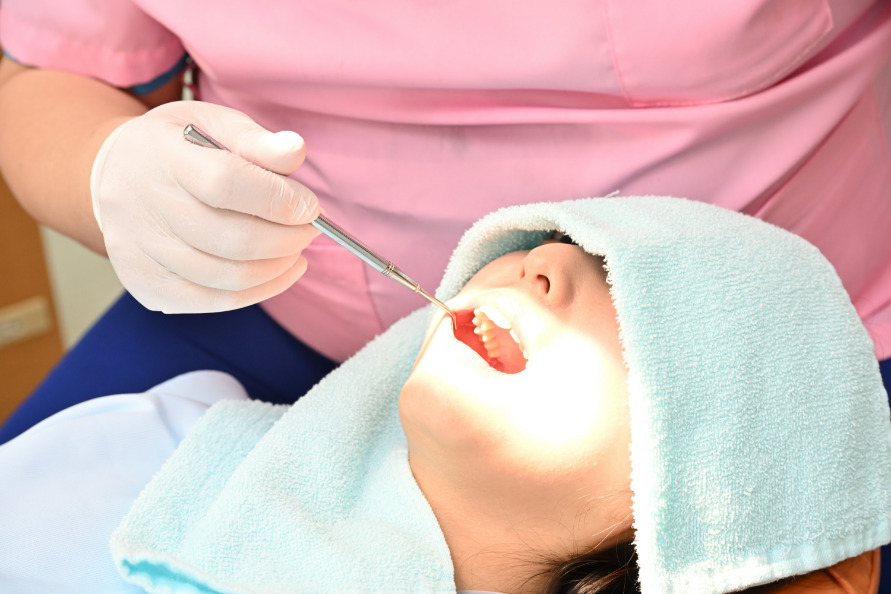 お口の中を診察